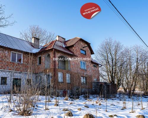 Dom na dużej działce- Łuczyce