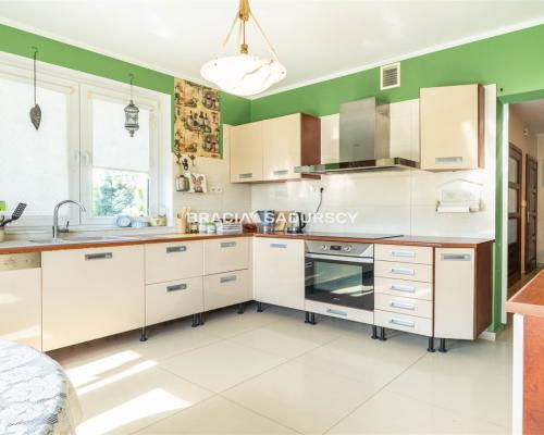 Nowoczesny dom parterowy w Łapanowie