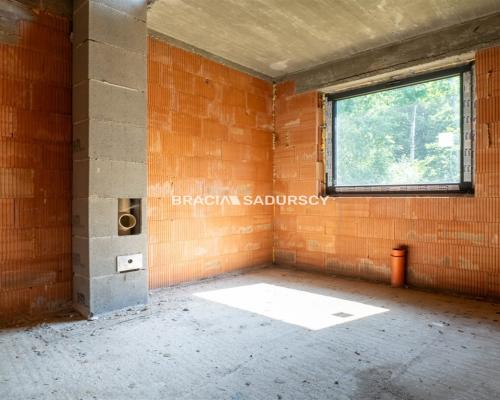 DOM POD LASEM NA WIDOKOWEJ DZIAŁCE