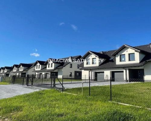 Nowoczesne domy w zabudowie bliźniaczej z garażem!