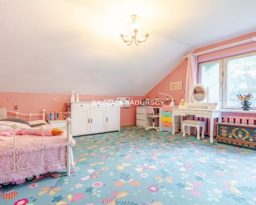 Dom w mieście z potencjałem! Duża działka 15 arów