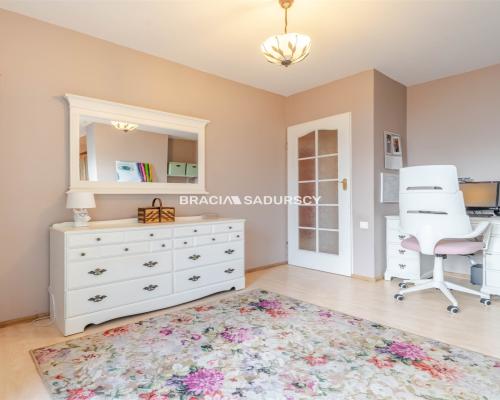 Dom w mieście z potencjałem! Duża działka 15 arów