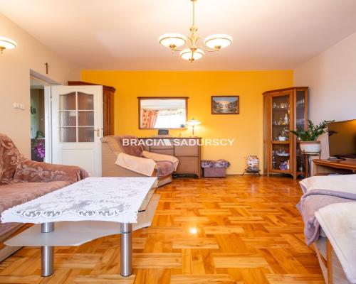 Funkcjonalny dom z lat 80-siątych