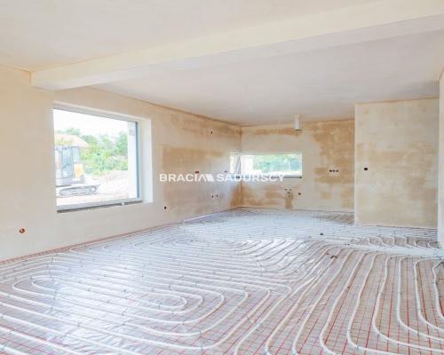 Nowy dom wolnostojący w stanie deweloperskim