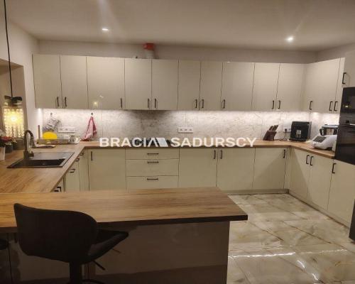 Dom z lokalem usługowym do wykończenia