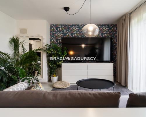 Zapraszam do poznania domu w Bronowicach, funkcjonalny, duży potencjał i możliwości, zabudowa szeregowa, mały og&oacute;dek