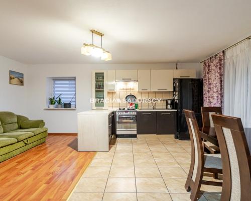 Dom na wsi, działka 8 ar, duży garaż