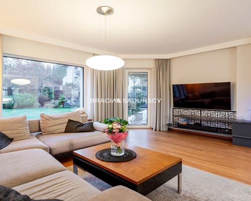 Dom za wzgórzu, widok na Kraków, 4 sypialnie