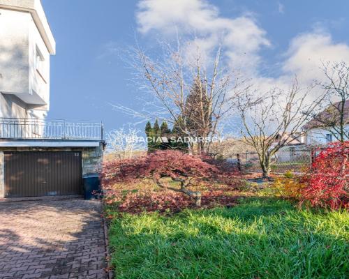 Przestrzenny dom w okolicach Mogilan.