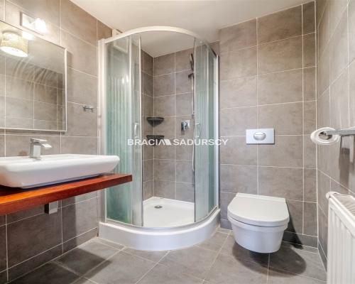 Dom wolnostojący 313m2 z basenem-blisko Krakowa