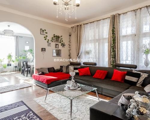 270 m w prestiżowej dzielnicy. Dom + lok. usługowe