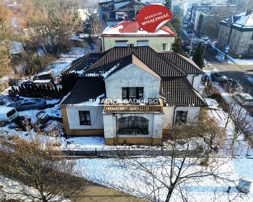 270 m w prestiżowej dzielnicy. Dom + lok. usługowe