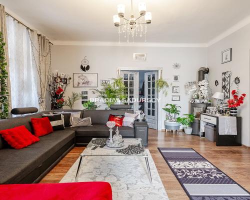 270 m w prestiżowej dzielnicy. Dom + lok. usługowe