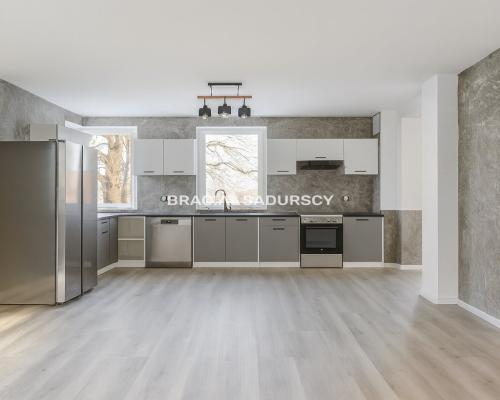 Wygodne domy pod lasem w Podgórkach Tynieckich.