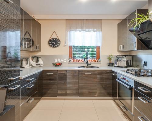 Dom z kominkiem i fotowoltaiką