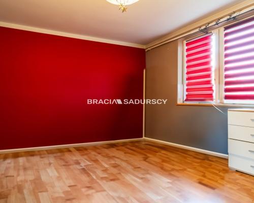 Duża działka z domem do remontu