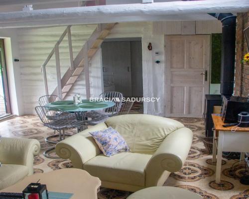 Chronów, gm. Bochnia. Klimatyczny dom z bali