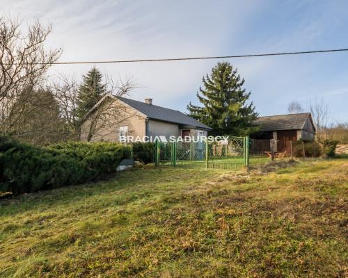 działka z domem w Naramie