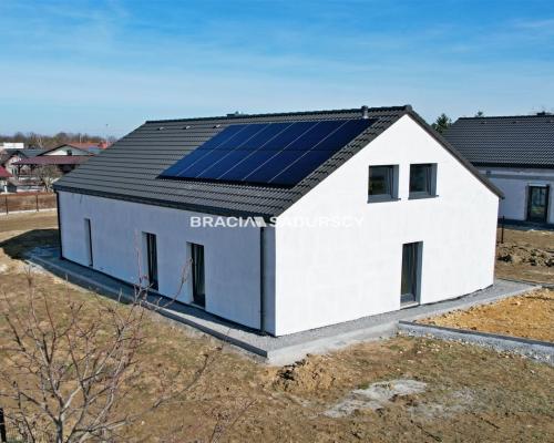 ​​​​​  Dom wolnostojący w Inwałdzie - nowoczesna stodoła z antresolą  
  Oferujemy do sprzedaży wyjątkowy, energooszczędny dom