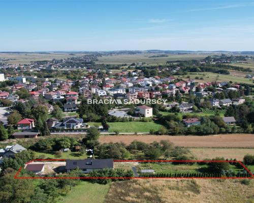 Biuro Nieruchomości Bracia Sadurscy prezentuje na sprzedaż nowoczesny, energooszędny dom wolnostojący o wysokim standardzie wyk