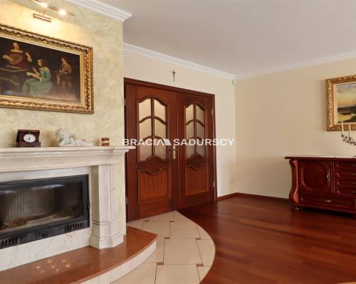 Gustowny dom rezydencyjny