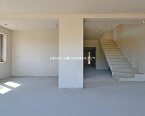 Na sprzedaż: nowoczesny, energooszczędny dom jednorodzinny w Dojazdowie - tuż obok Krakowa.   
  

 Agencja nieruchomości Braci