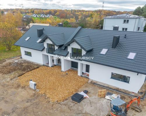 Dom w zabudowie bliźniaczej, Koźmice Wielkie