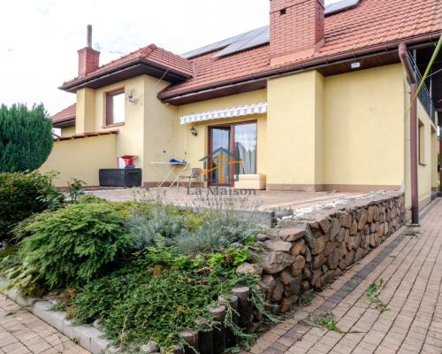 Dom wolnostojący w Rącznej – idealny dla rodziny. 