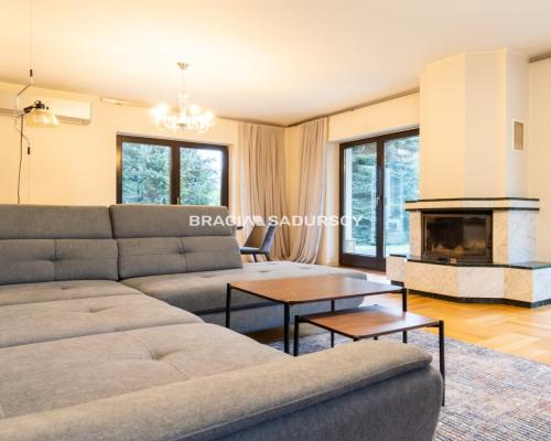 Na wynajem rezydencja, Wola Justowska/wysoki stand