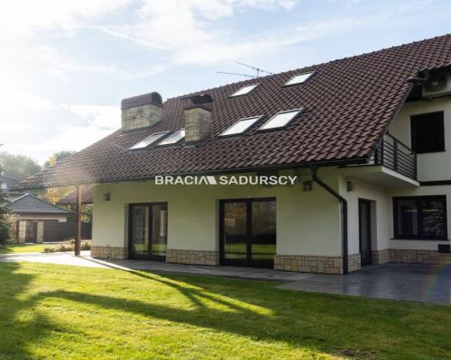 Na wynajem rezydencja, Wola Justowska/wysoki stand