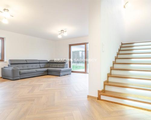 Nowy dom 6pokoi 160m2 działka 7arów Wieliczka