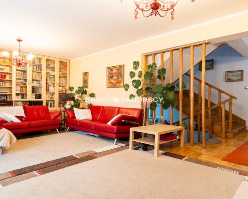 dwa budynki w Centrum Krakowa.