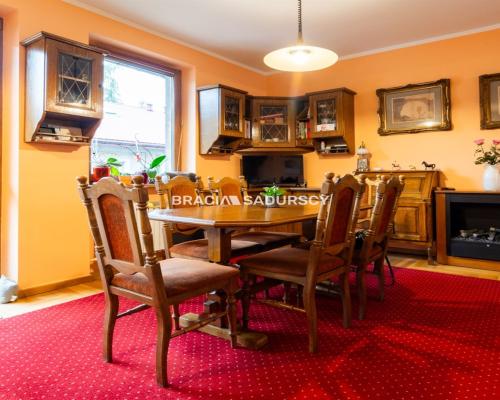 dwa budynki w Centrum Krakowa.