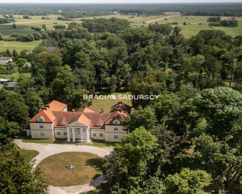 Historyczny Pałac w Radoszewnicy