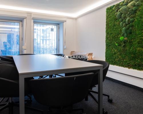 Budynek biurowy z możl. rozbudowy , 400m2