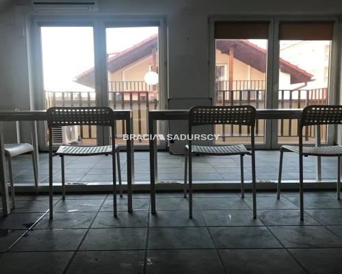 Budynek handlowo-mieszkanly Centrum Skawiny