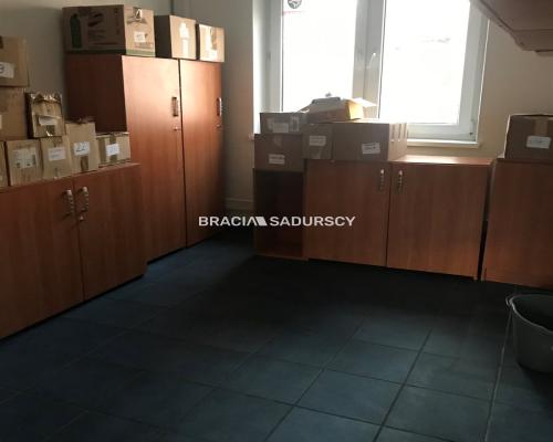 Budynek handlowo-mieszkanly Centrum Skawiny