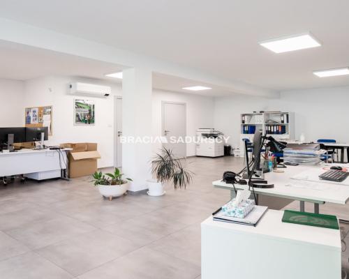 nowy lokal biurowo usługowy 110 m2 Sakwina