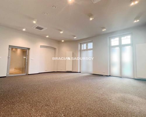 Lokal usługowy w sercu Krakowa – Karmelicka