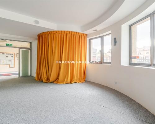 lokal handlowo-usługowy lub biurowy 100m2 Olsza