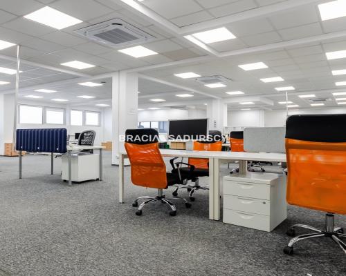 Do wynajęcia lokal biurowy typu open space o pow. ~300m2 z możliwością podziału. 
 
P&oacute;łnocna część Krakowa gdzie niebawe