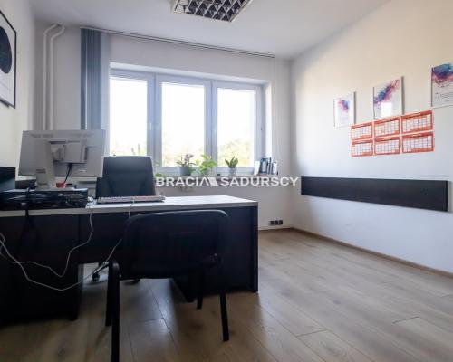 Bronowice, 217m2 biur + parking