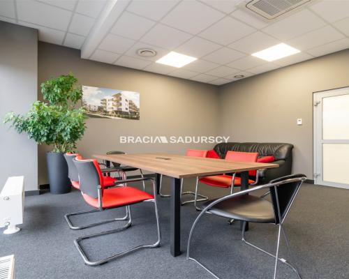 Lokal parterowy o powierzchni 65,51 m², Zakrzówek