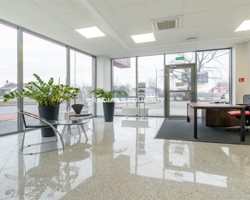 Lokal parterowy o powierzchni 65,51 m², Zakrzówek