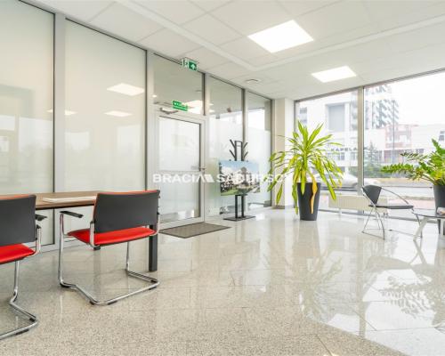 Lokal parterowy o powierzchni 65,51 m², Zakrzówek