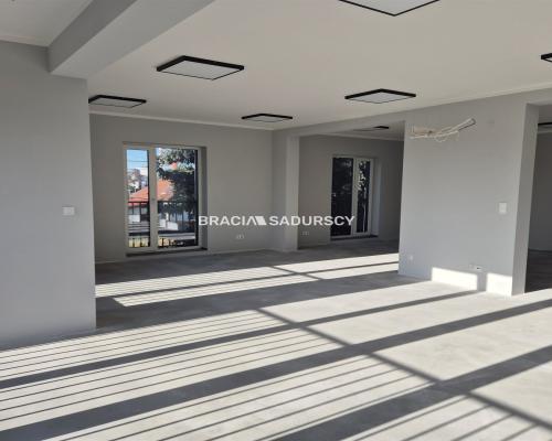 Wolnostojący obiekt biurowy- 300m2!!!