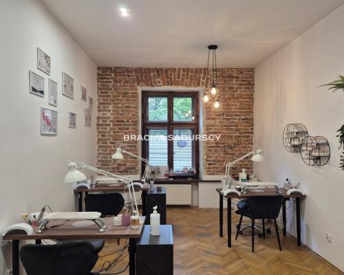 Lokal usługowy na parterze  - Dębniki