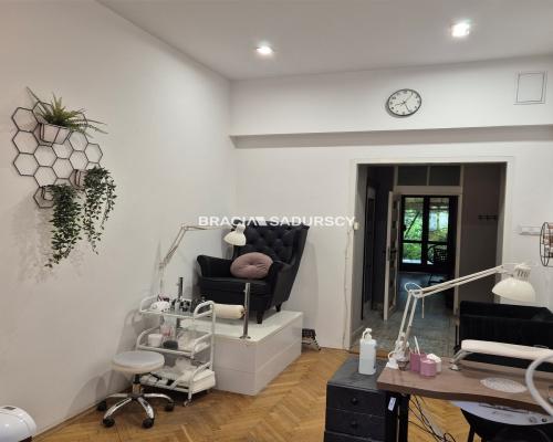 Lokal usługowy na parterze  - Dębniki