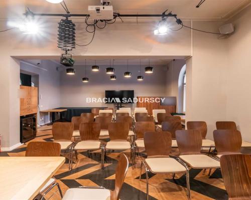 Lokale biurowe w kamienicy po generalnym remoncie!