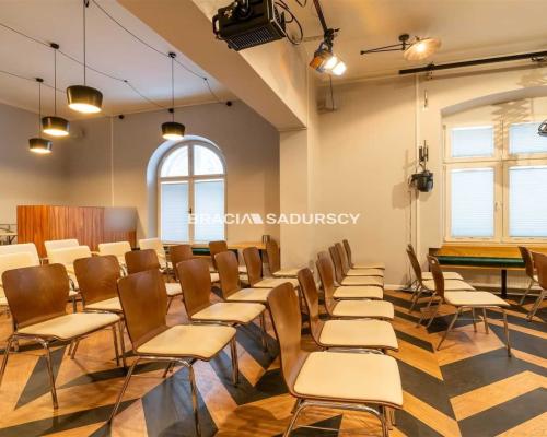 Lokale biurowe w kamienicy po generalnym remoncie!